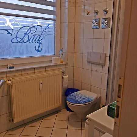 Schwarz By Interhome *