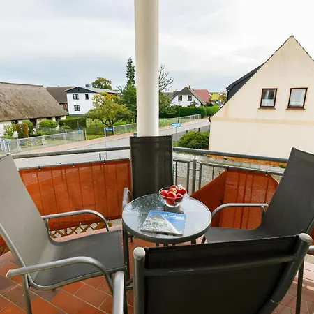 Schwarz By Interhome