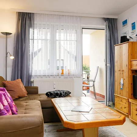 Schwarz By Interhome *