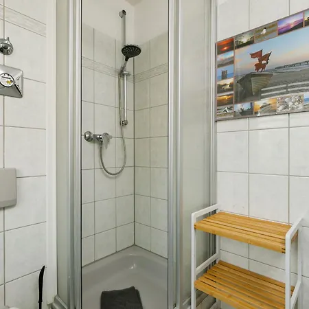 Schwarz By Interhome